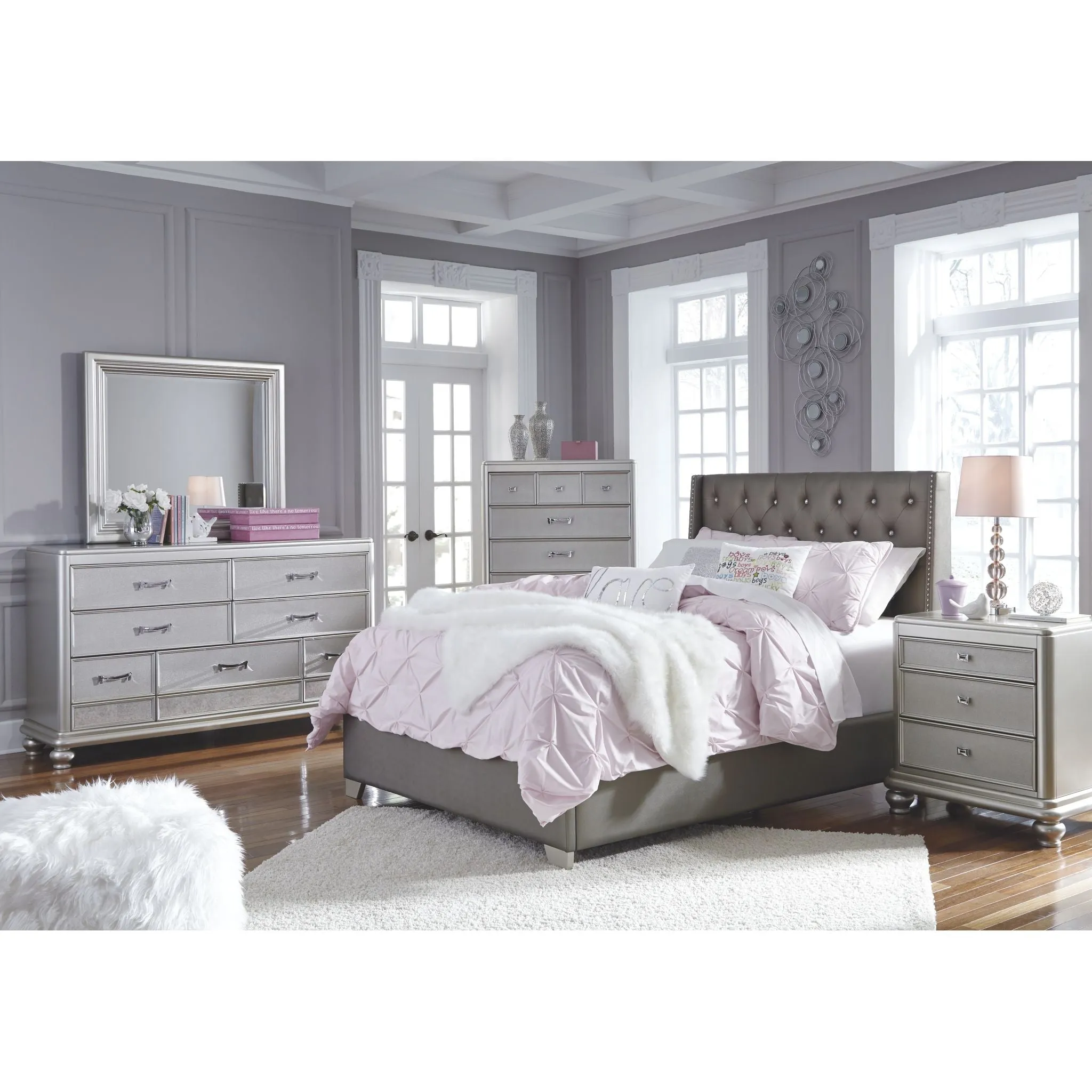 Coralayne 3 Piece Full Bed
