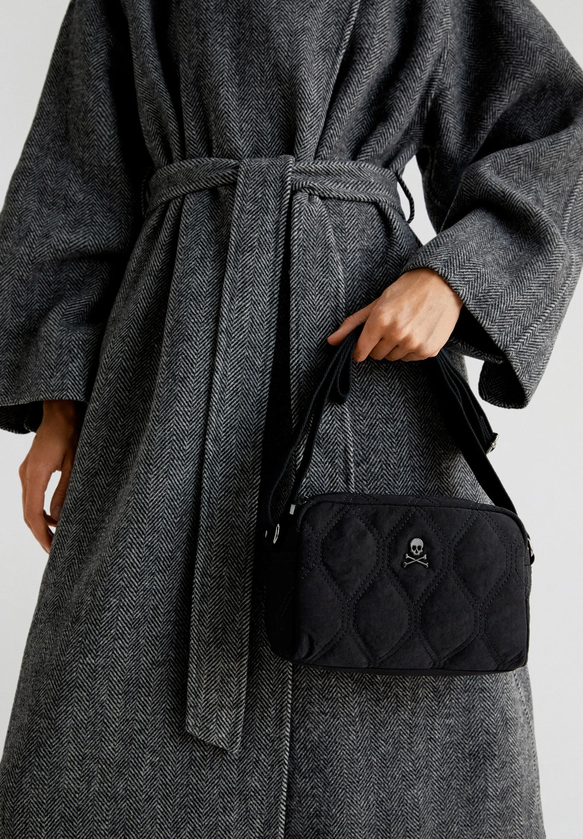 METALLIC QUILTED CROSSBODY BAG