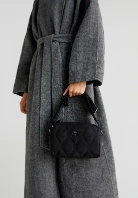 METALLIC QUILTED CROSSBODY BAG