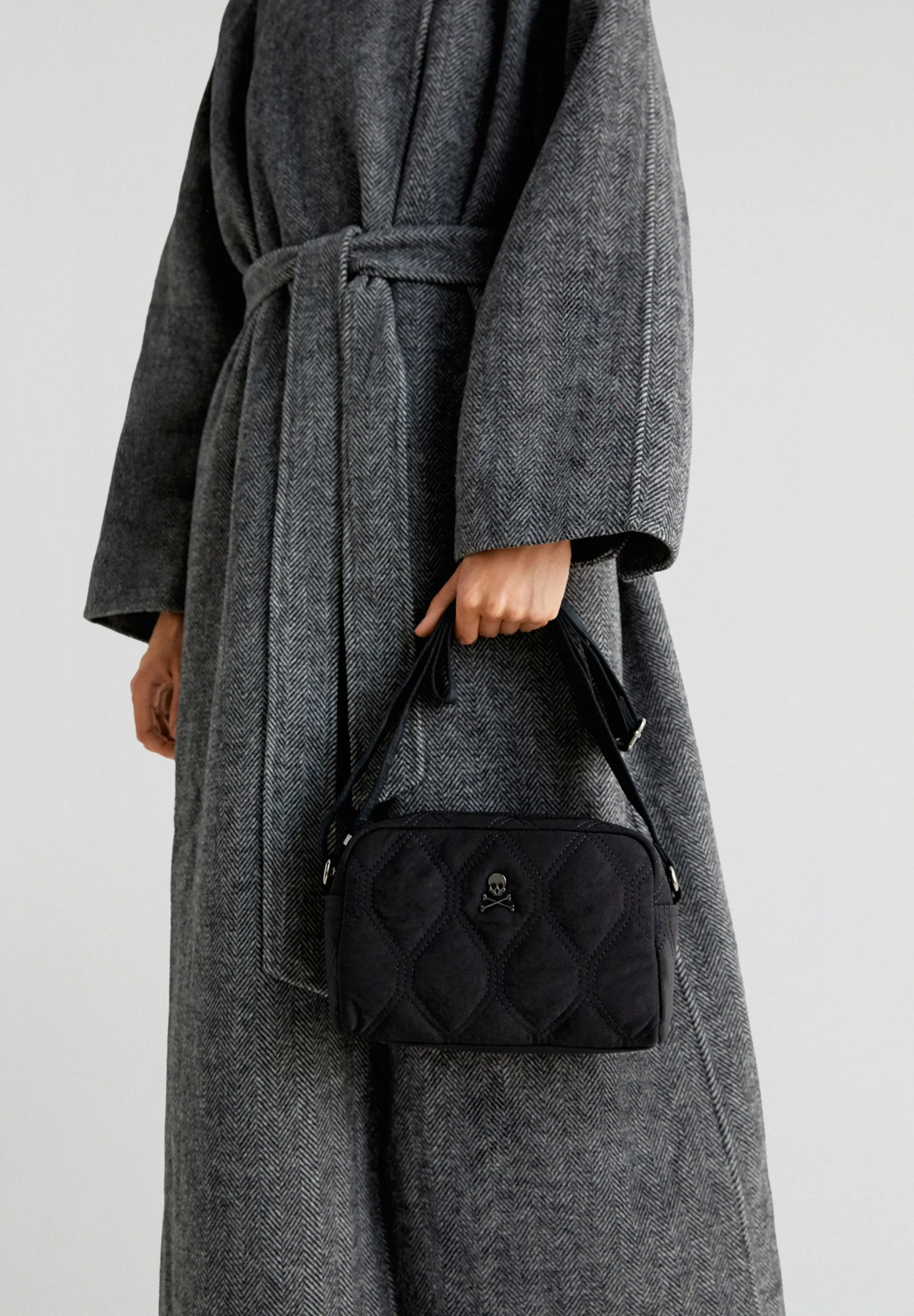METALLIC QUILTED CROSSBODY BAG