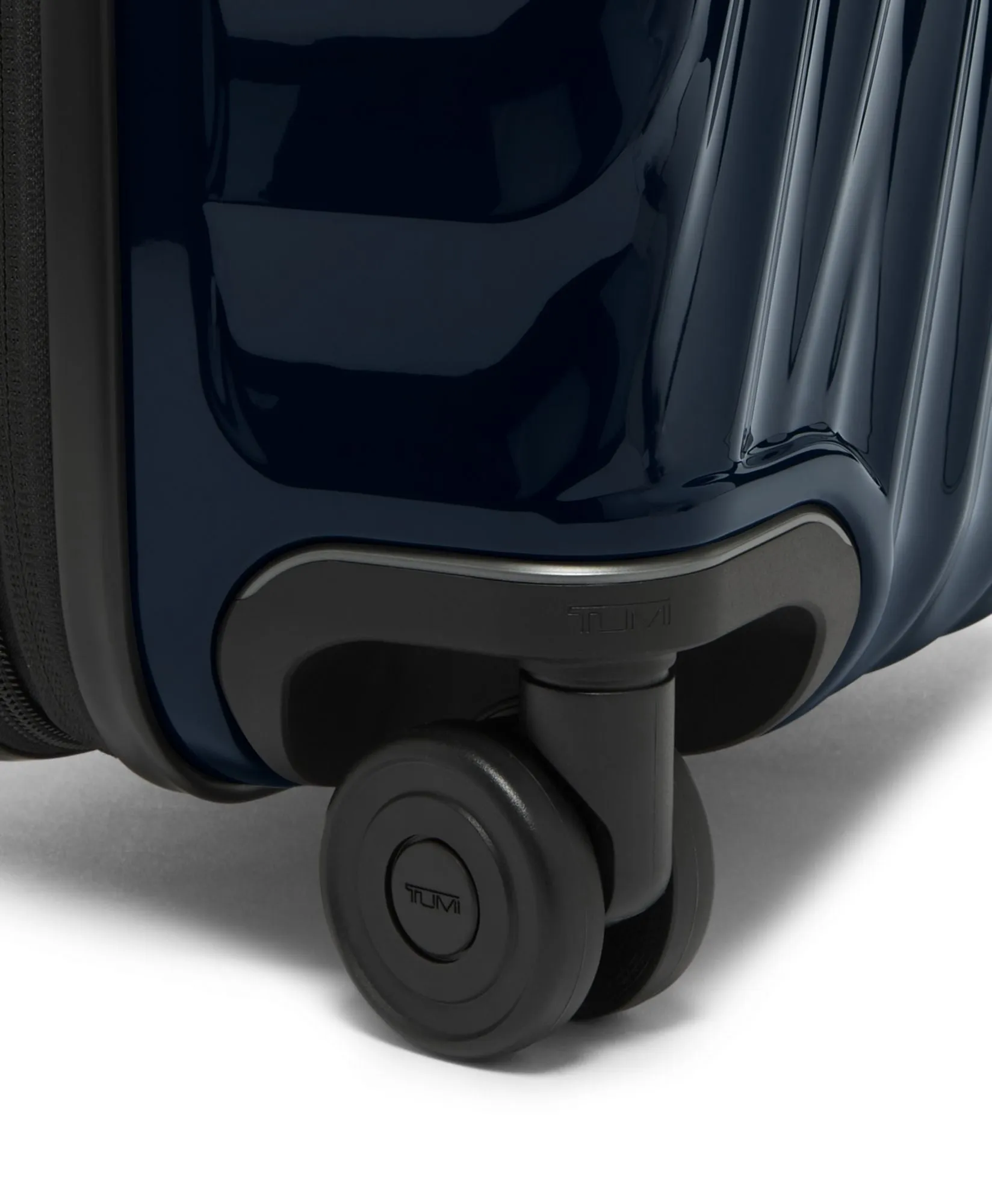 Tumi 19 Degree International Expandable 4-Wheel Carry-On
